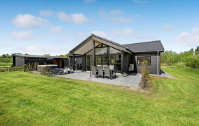 Lovely Home In Glesborg With Kitchen